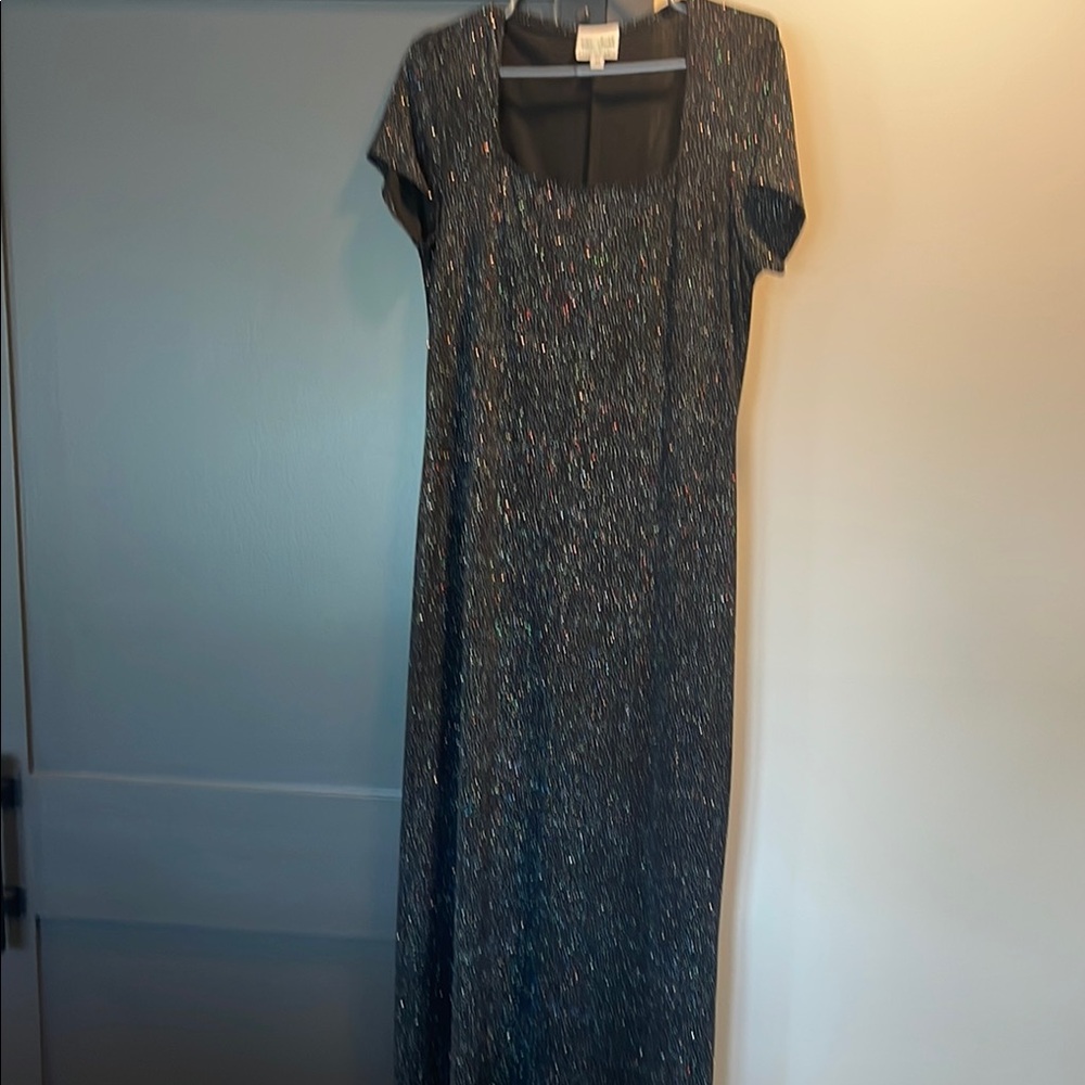 Delta Burke Black Short Sleeve Square Neck Maxi Dress.